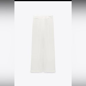 ZARA white Pants Size Medium